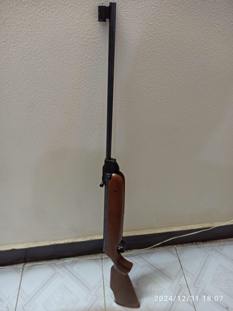 تفنگ بادی وایروخ80 نو بسیار تمیز درحد یه بسته ساچمه