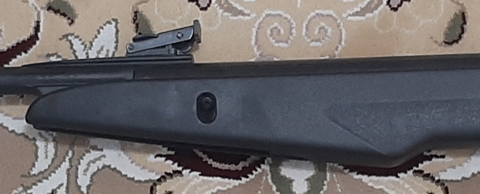 تفنگ بادی ۵/۵ در حد نو استفاده نشده