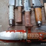 تعدادی چاقو فولادی دستساز