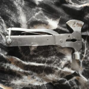 تبر چند کاره.
