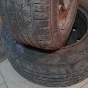 رینگ و لاستیک ۱۵ فولادی ۲۰۵ حدودا ۶۰ درصد تیوبلس