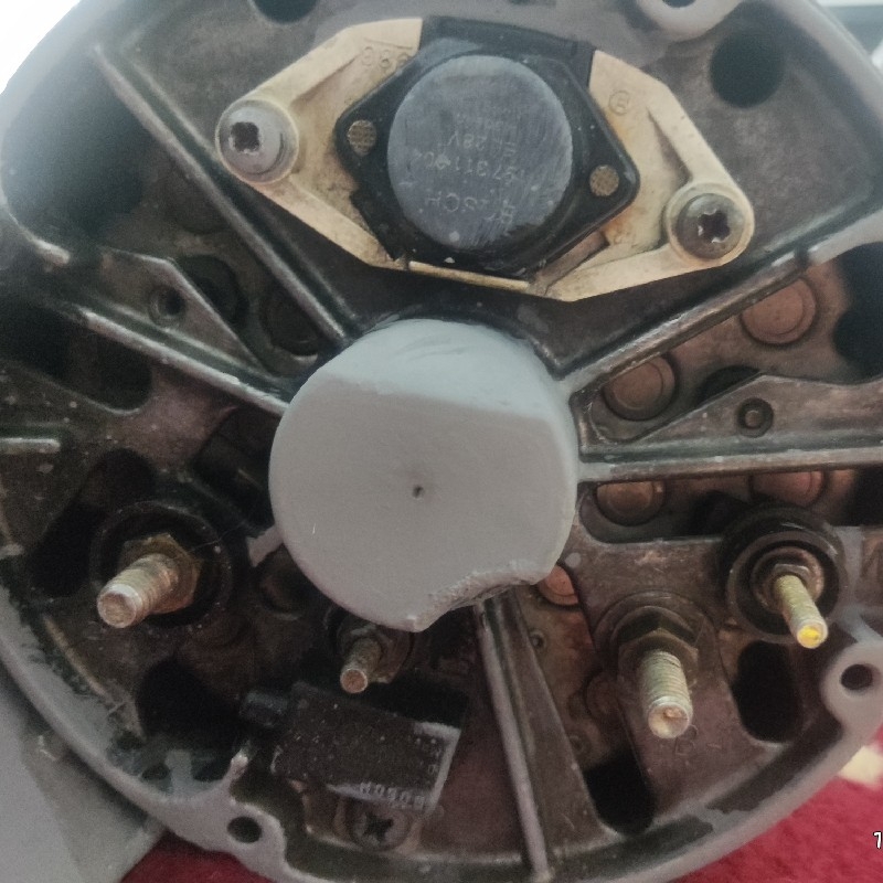 دینام اتوبوس ۲۴